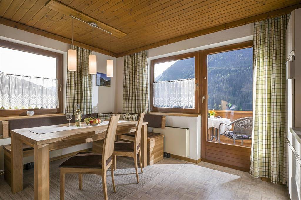 Ganze Ferienwohnung, Apartment/2 Schlafraum/Dusche, Wc in Hintertux, Tux