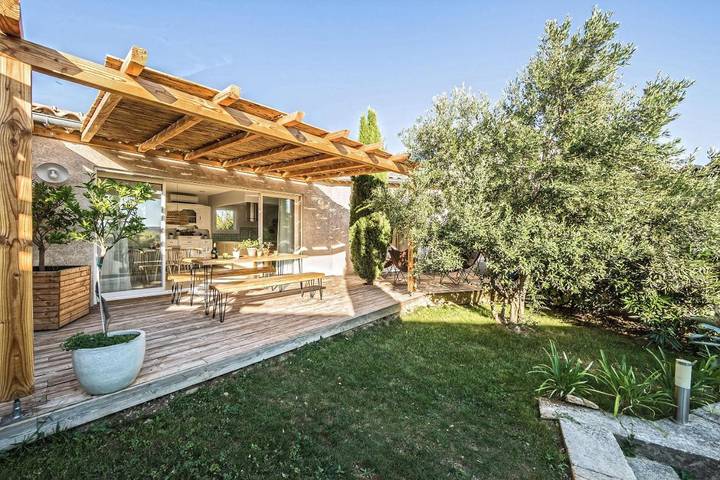 Maison d’hôte pour 6 personnes, avec piscine ainsi que sauna et jardin à Castillon-du-Gard - 3