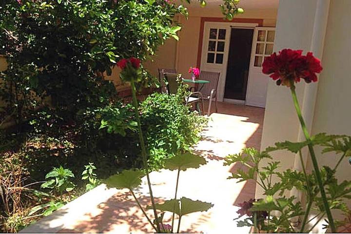 Ferienwohnung für 3 Personen, mit Garten und Ausblick sowie Terrasse in Nafplio