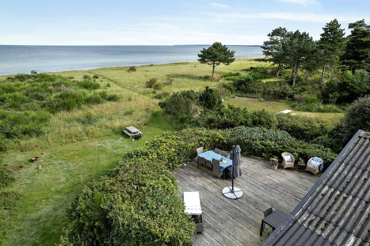 Ferieudlejning for 9 personer, med terrasse, børnevenlig i Nykøbing Sjælland