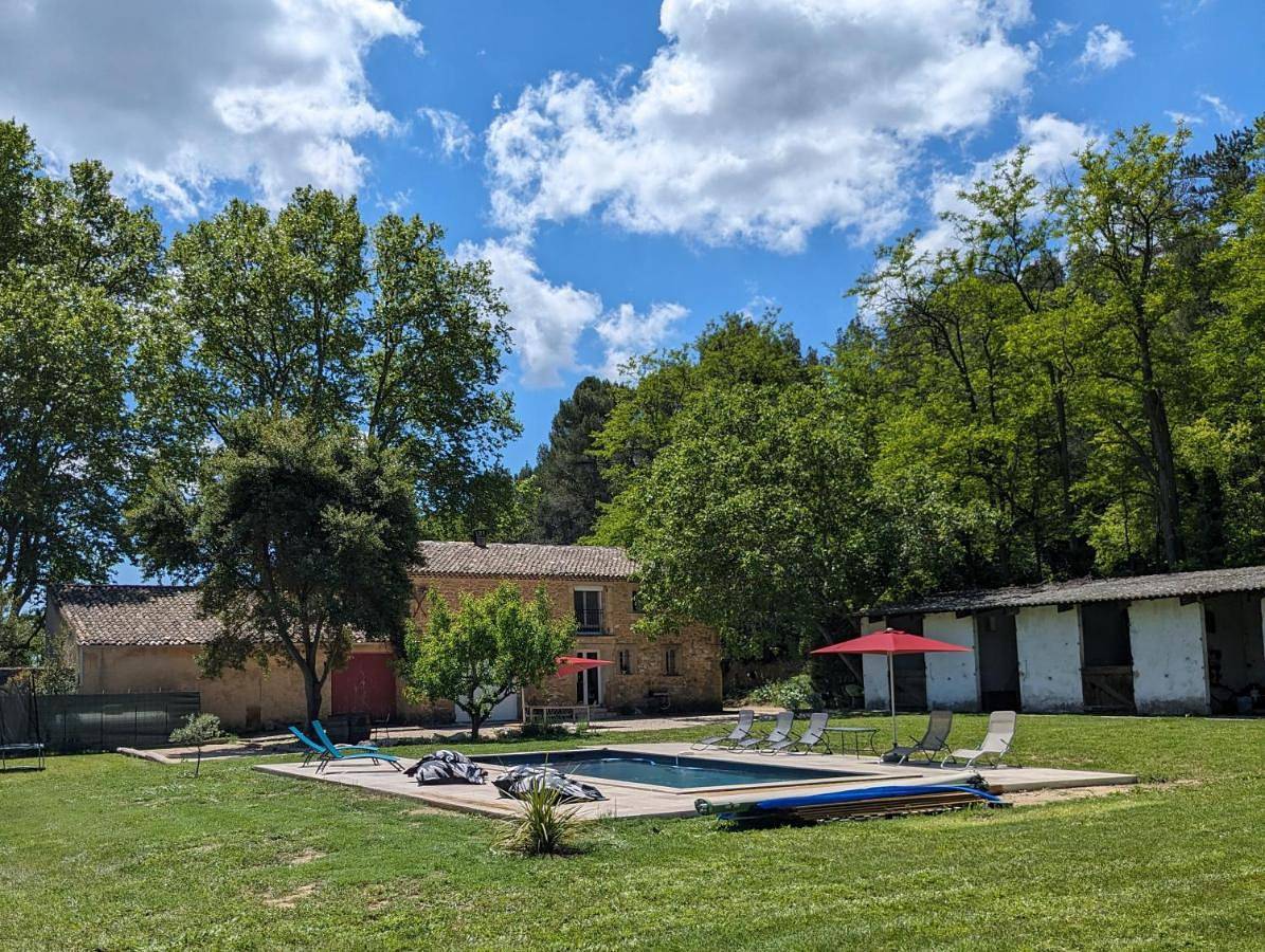 Four-Bedroom House in Lambesc, Région d'Aix-en-Provence