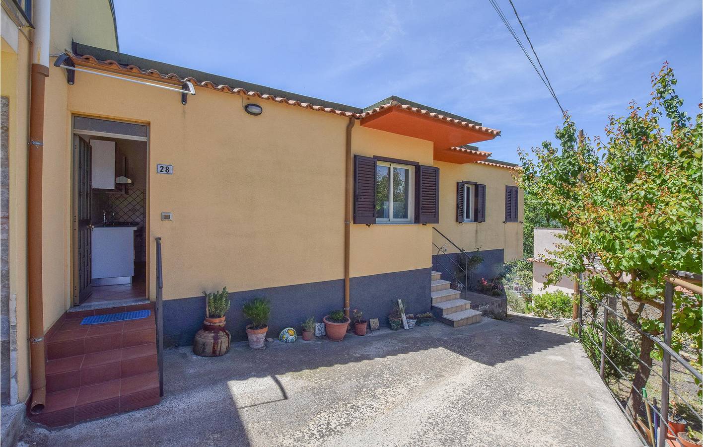 Sinagra Apartment w/ Parkplatz, AC, Terrasse & WiFi in Sinagra, Messina Provinz