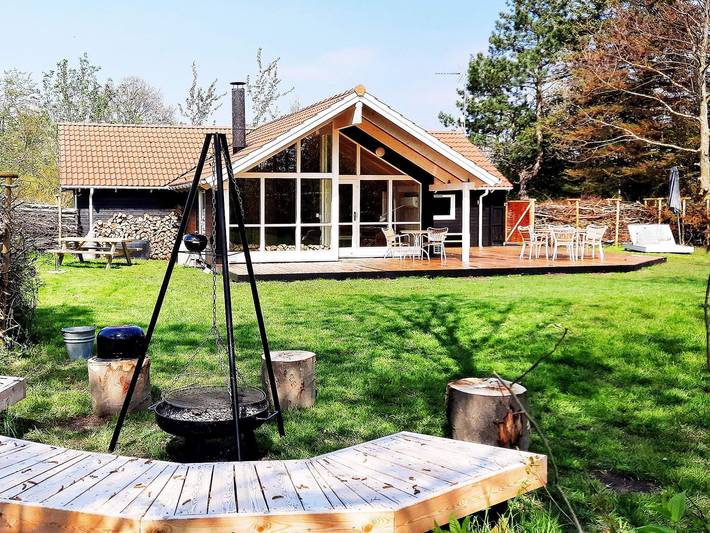 Ferienhaus für 6 Personen, mit Whirlpool und Terrasse sowie Sauna in Dannemare