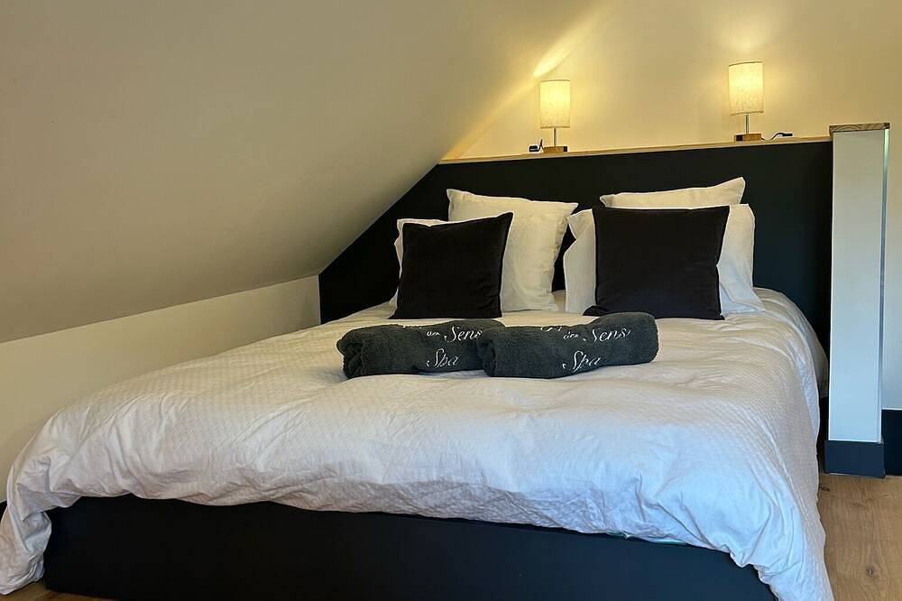 Geheel appartement, Art des sens - private jacuzzi and infrared sauna studio in Boulogne-sur-Mer, Boulogne-sur-Mer en omgeving