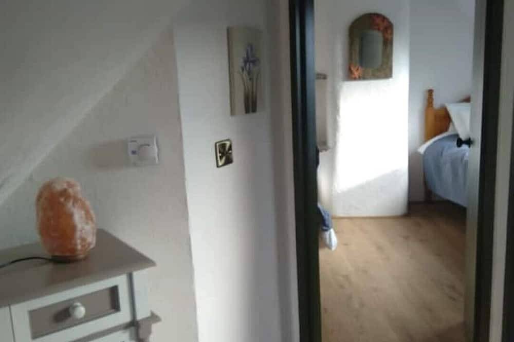 Authentic cottage, Rustic , Romantic, Perfect  Retreat, Ideal getaway in County Donegal