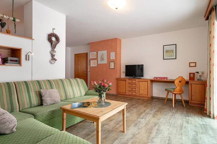 Ferienwohnung für 6 Personen, mit Terrasse und Garten sowie Sauna