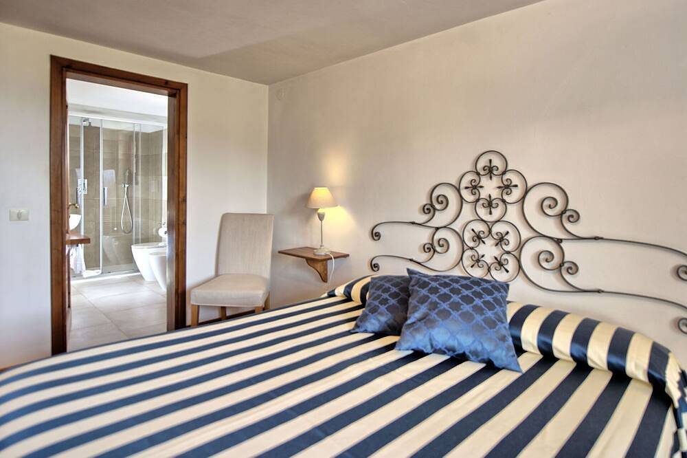 Wonderful private villa for 20 guests with A/C, Wifi, private pool, Tv, patio and panoramic view in Cetona, Chianti