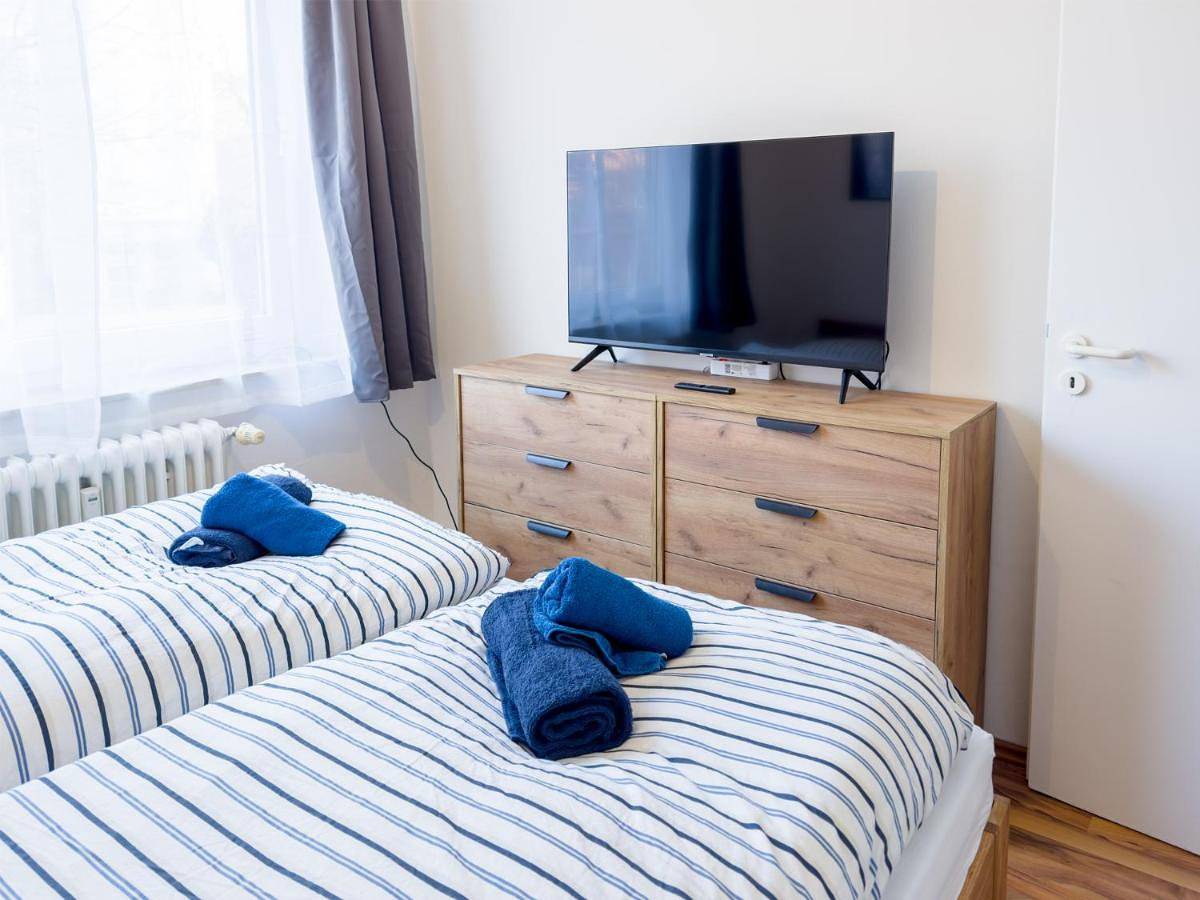 Single Room with Shared Shower and Toilet in Harburg (Hamburg), Hamburg