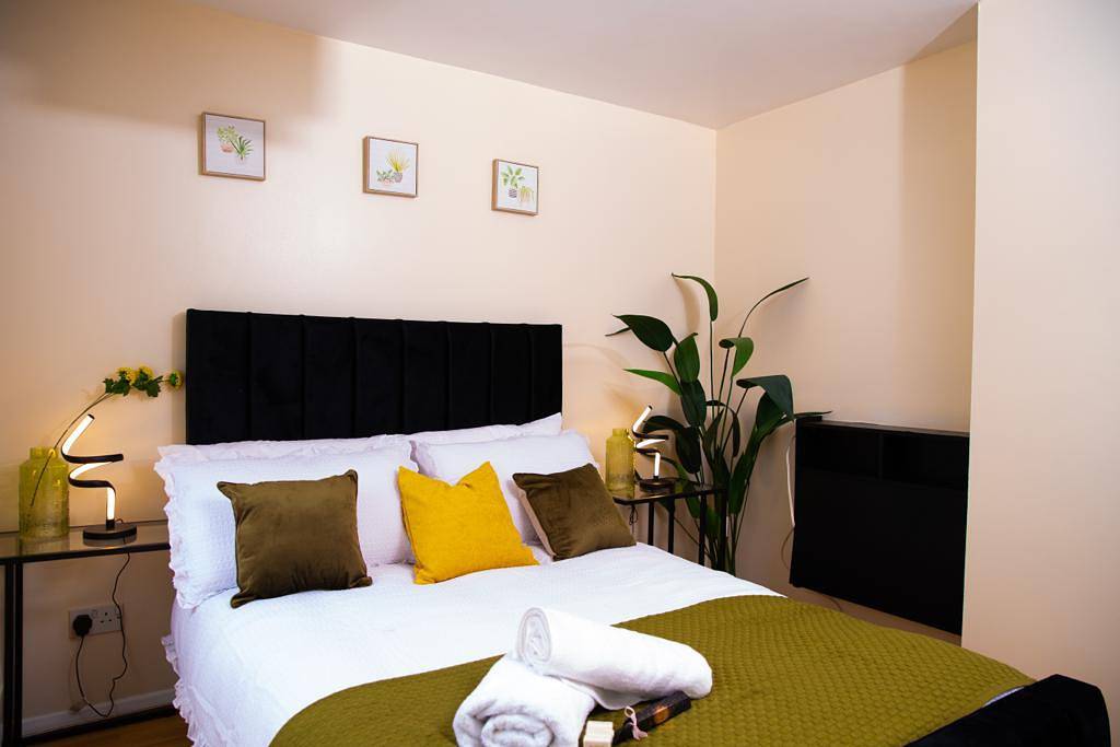 Ganze Ferienwohnung, 1 Bed Flat - Sleeps 4 - Parking - Wifi in London, Südostengland