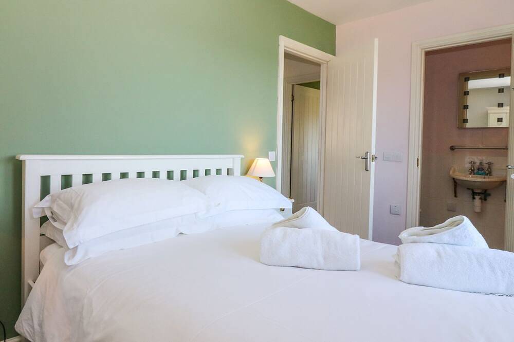 Driftwood Cottage, pet friendly in Craignure, Isle Of Mull in Argyll & Bute