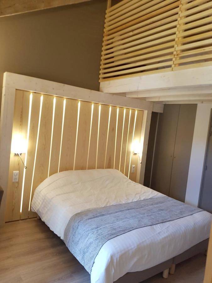 Hôtel pour 2 personnes, avec piscine et jardin ainsi que jacuzzi et sauna, animaux acceptés