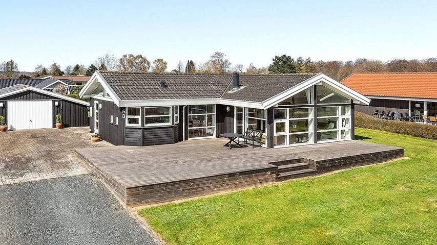 Ferienhaus für 6 Personen, mit Garten und Ausblick sowie Terrasse in Broager