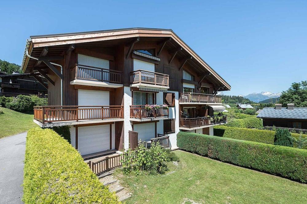 Entire apartment, Cozy 1-Bedroom Apartment in Megève Jaillet with Garden Access and Parking in Megève, Pays du Mont-Blanc