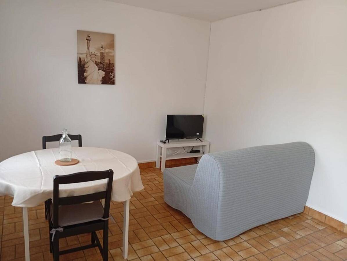 Appartement entier, Maison 1- entre ville et verdure in Saint-Pryvé-Saint-Mesmin, Sologne