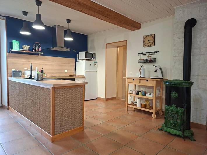 Location de vacances pour 10 personnes, avec vue ainsi que jardin et piscine à Saint-Amour - 4