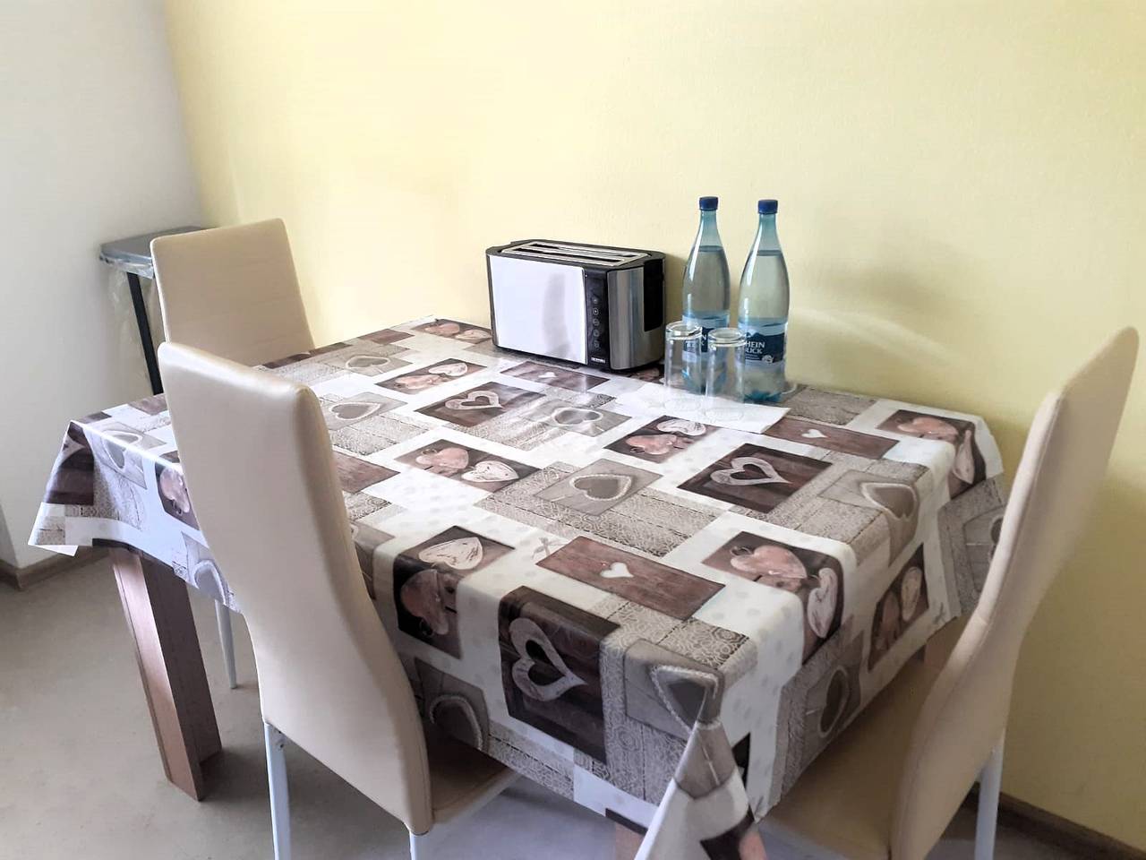 Ganze Ferienwohnung, Ferienwohnung am Kurpark - Ferienwohung am Kurpark in Gailingen, Hegau