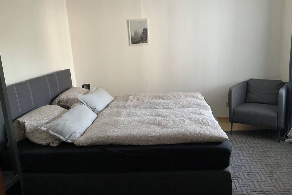Entire apartment, Quiet, fully equipped guest apartment in Mettmann, North Rhine-Westphalia