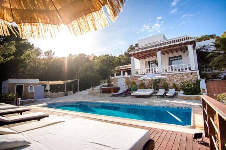 Chalet para 2 personas, con jacuzzi además de piscina y jardín en las Islas Baleares - 3
