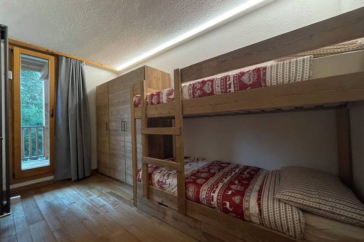 Ganze Wohnung, San Sicario Alto, Renovated Two-Bedroom Apartment, Ski-In/Ski-Out, Wi-Fi, View of the Alps in Cesana Torinese, Via Lattea