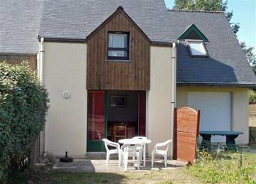 Gîte pour 4 personnes, avec jardin dans Kerhillio