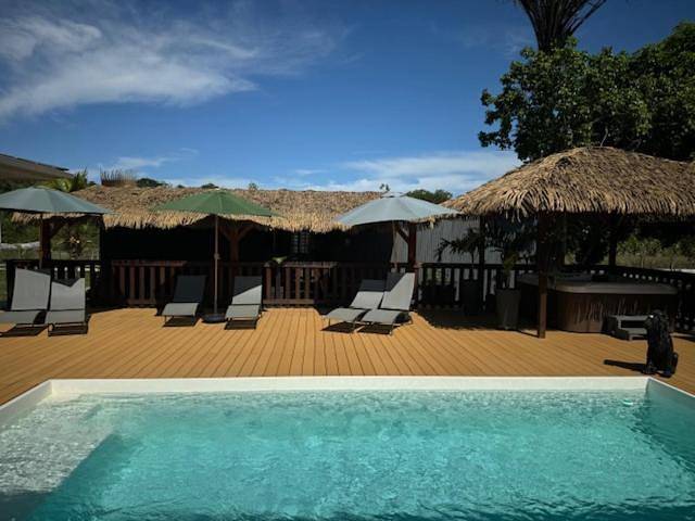 Location de vacances pour 12 personnes, avec jardin ainsi que jacuzzi et piscine à Montsinéry-Tonnegrande - 2