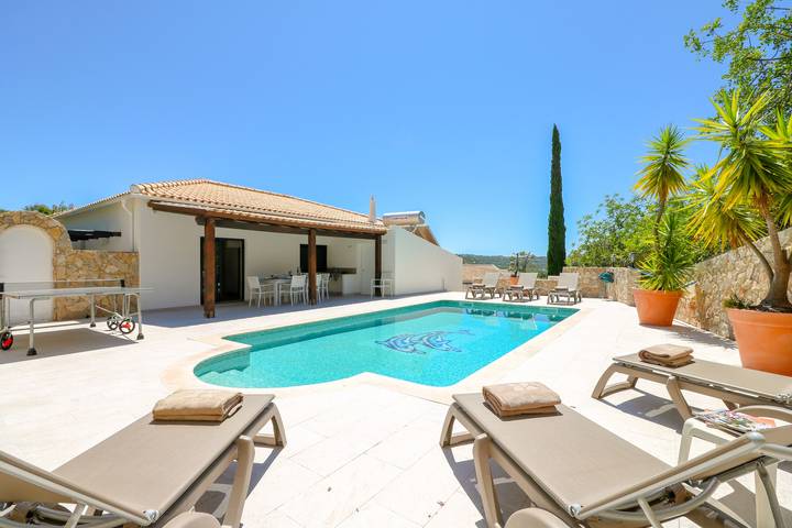 Villa for 6 people, with terrace and garden in Algarve