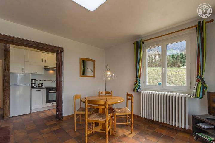 Gîte pour 4 personnes, avec piscine ainsi que terrasse et jardin, animaux acceptés à Trévignin - 3