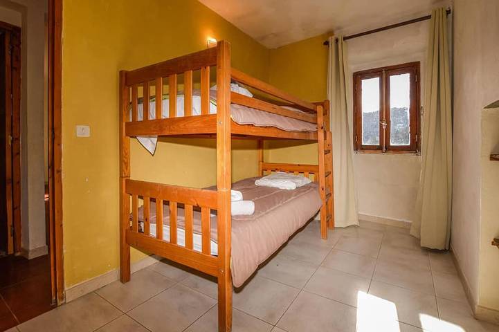 Gîte pour 4 personnes, avec balcon ainsi que piscine et jacuzzi à Carcheto-Brustico - 4