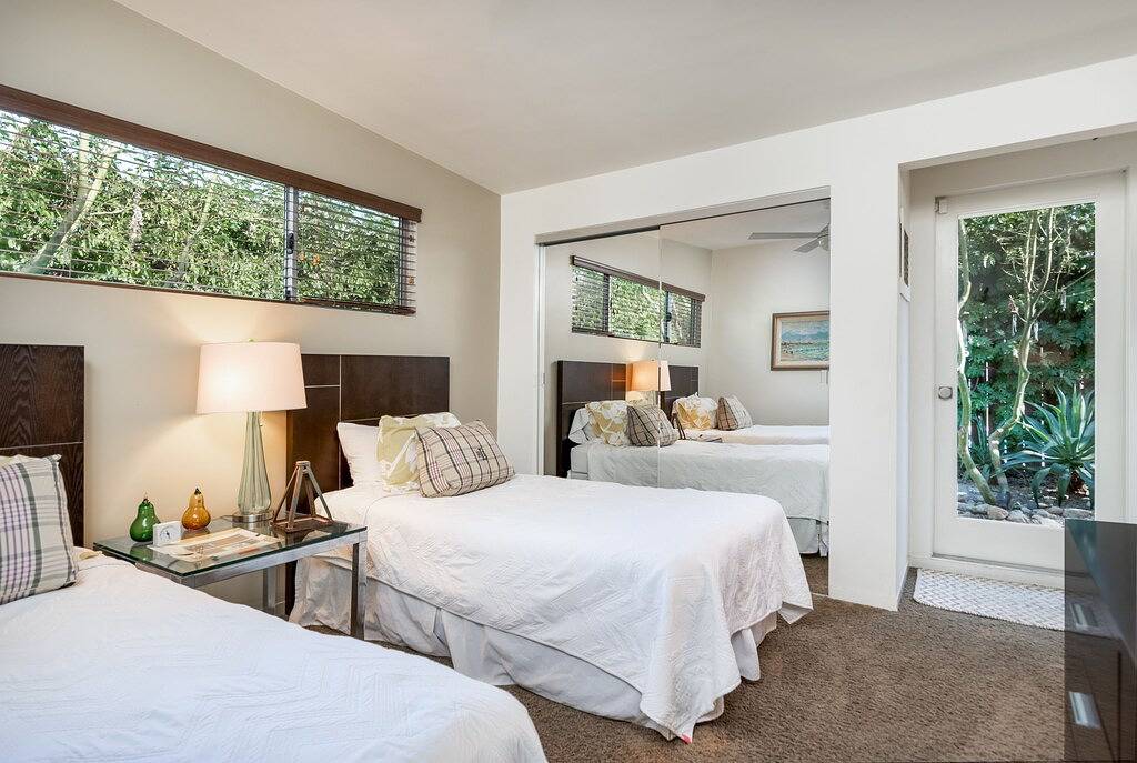 Perfekt! Abgeschieden Mid-Century Verbindung. 3 Betten / 3 Bäder Views! Whirlpool! Feuergrube! in Palm Springs, Coachella Valley