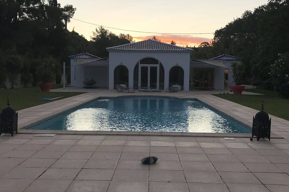 Villa  Aux Oliviers in Béziers, Côte d'Améthyste