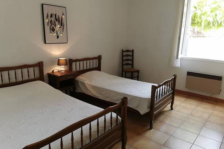 Location de vacances pour 6 personnes, avec jardin à Trilla - 4