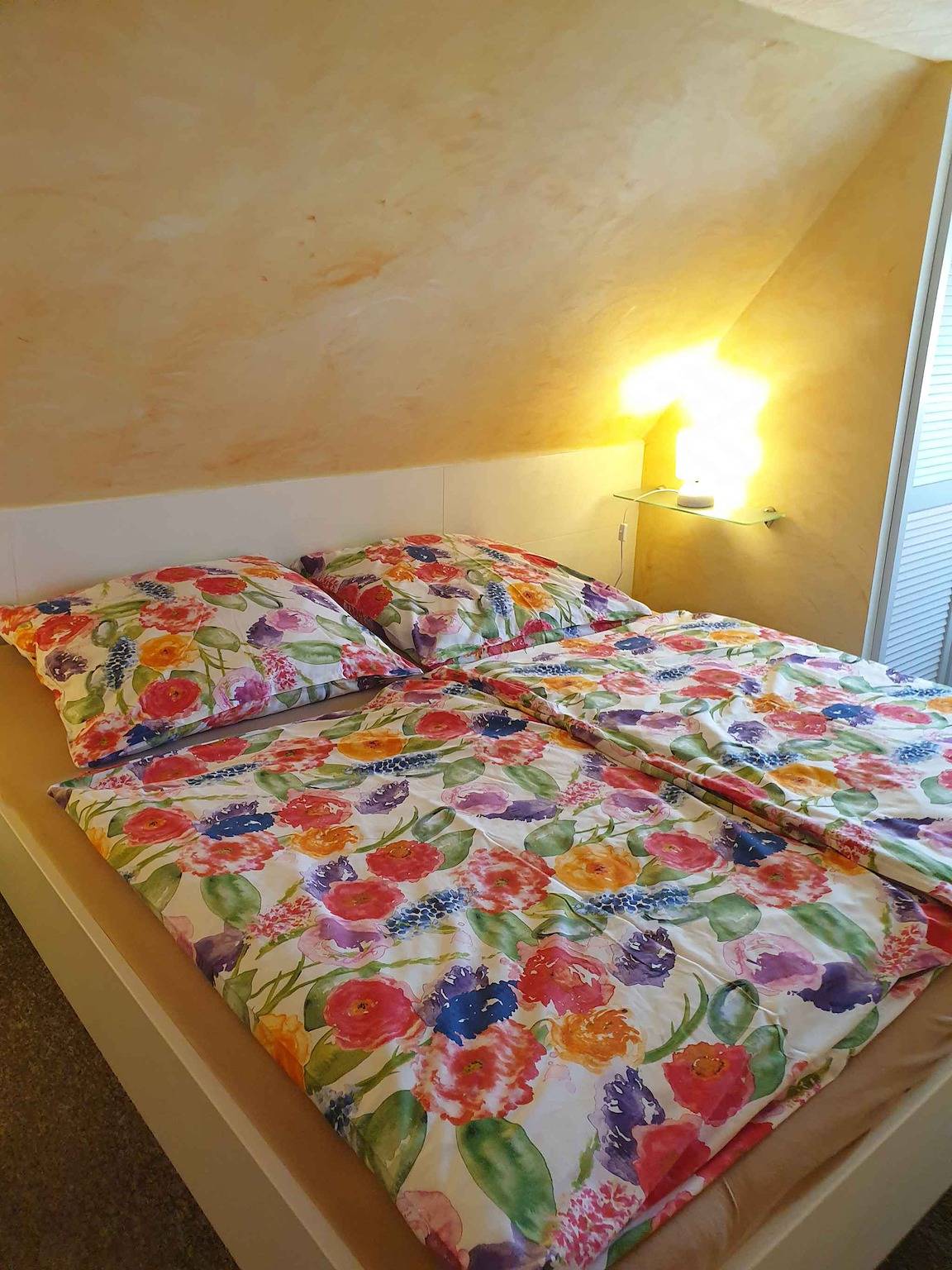 Ganze Ferienwohnung, Ferienwohnung unter Schilfdach, nur 100 m zum Ostseestrand in Neuendorf Insel Hiddensee, Hiddensee