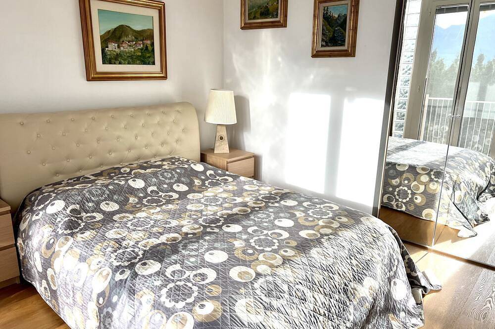 Ganze Wohnung, Elizaveta apartment with lake view and terrace in Oggebbio, Oggebbio Gemeinde