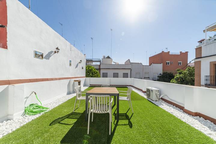 Home2Book Seville House with Private Rooftop in Nervión, Sevilla