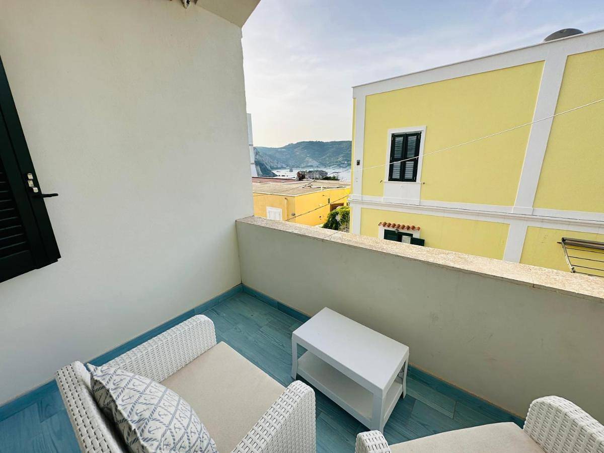 Double Room with Terrace in La parata, Ponza