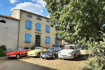 Gîte pour 14 personnes, avec jardin, animaux acceptés à Domeyrat