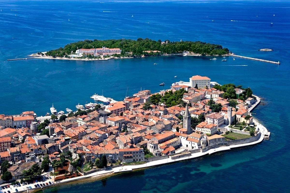 Double Room with Balcony and Sea View in Poreč, Grad Poreč