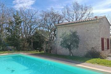 Gîte pour 4 personnes, avec jardin et terrasse à Fuveau
