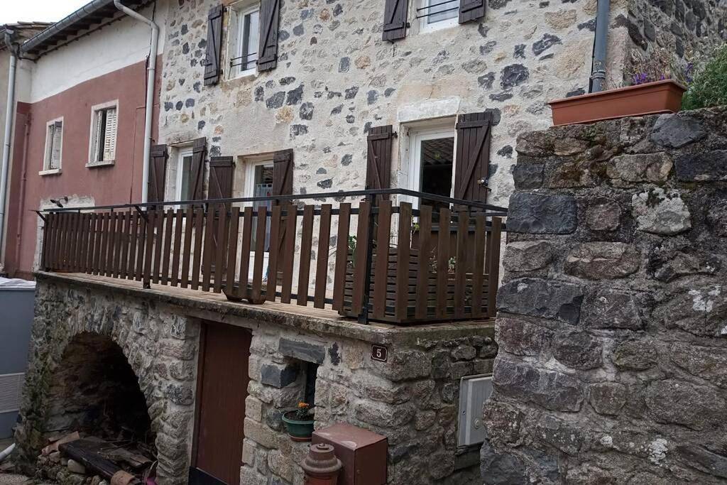 Maison en pierres au cœur d'un village Ardéchois in Pont-de-Labeaume, Parc naturel régional des Monts d'Ardèche