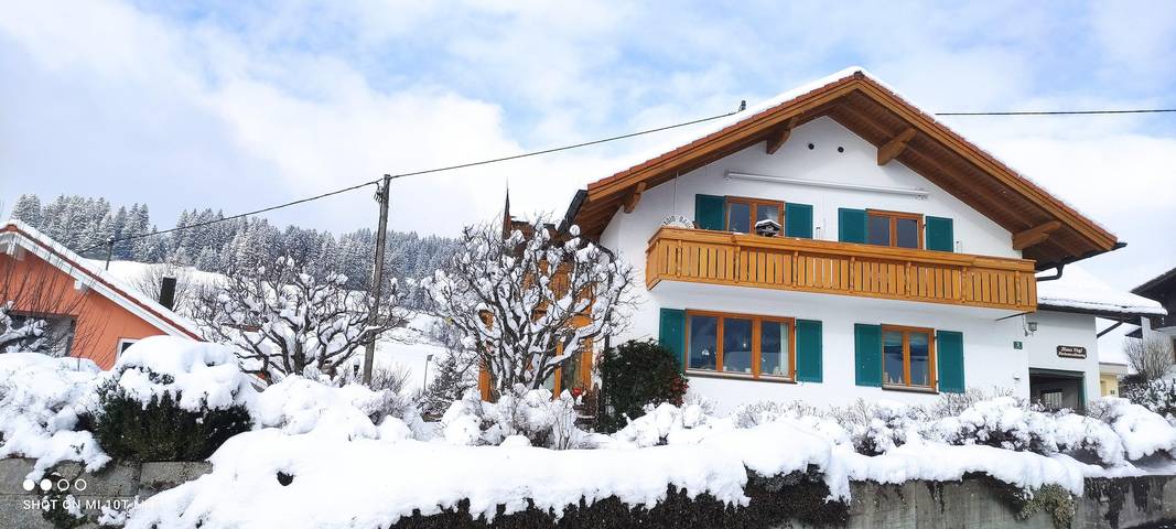 Ferienwohnung für 3 Personen, mit Balkon und Garten in Rettenberg - 2