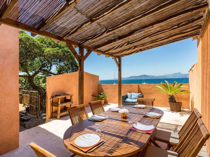 Location de vacances pour 6 personnes, avec terrasse et jardin dans Plage de l'Almanarre - 3