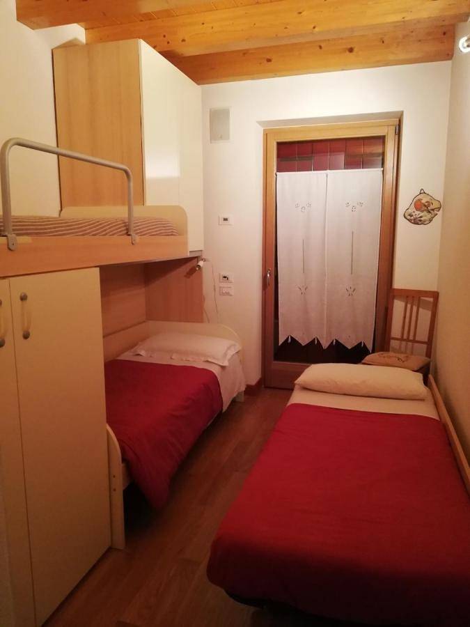 Location de vacances pour 3 personnes, avec jardin à Enego - 2