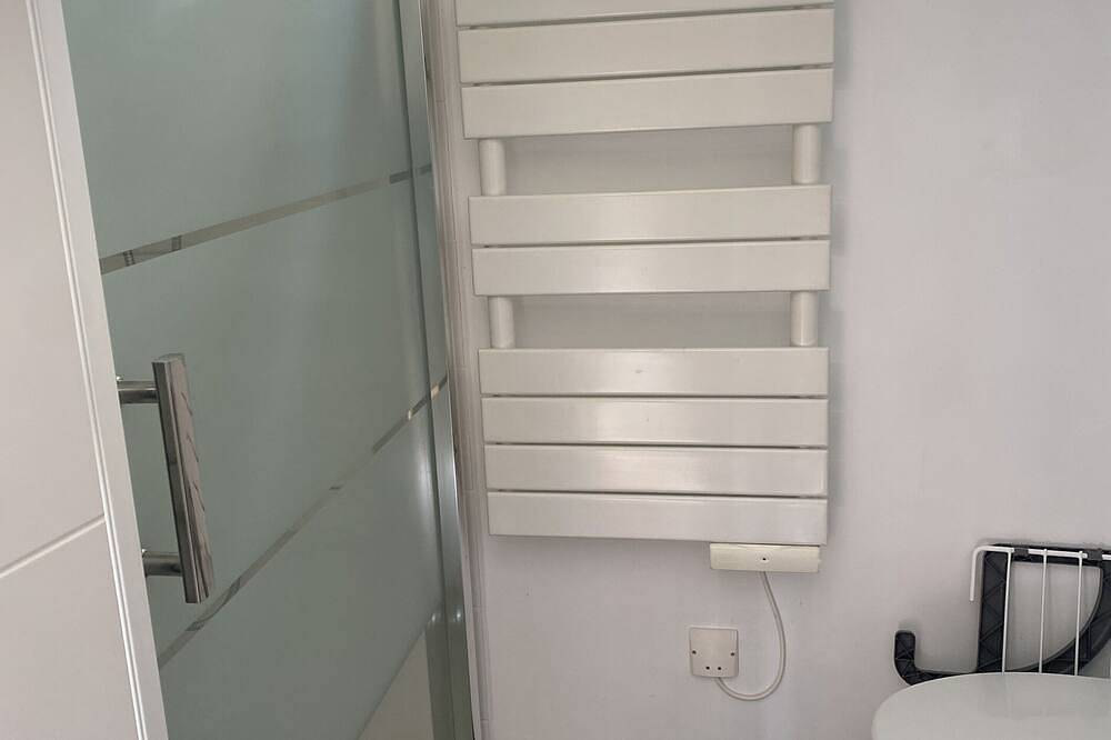 Appartement entier, Studio indépendant avec jardin et stationnement dans charmante propriété in Méry-sur-Oise, Val-d'Oise