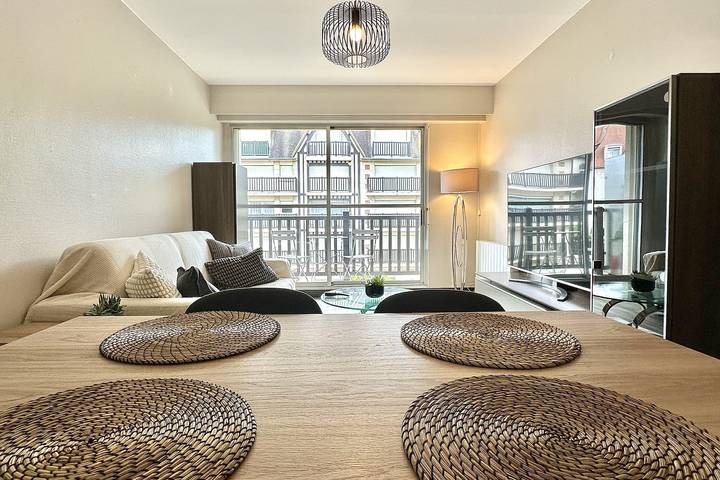 Gîte pour 4 personnes, avec Balcon dans Plage De Tourgeville - 4