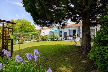 Gîte pour 4 personnes, avec terrasse et jardin à Saintes