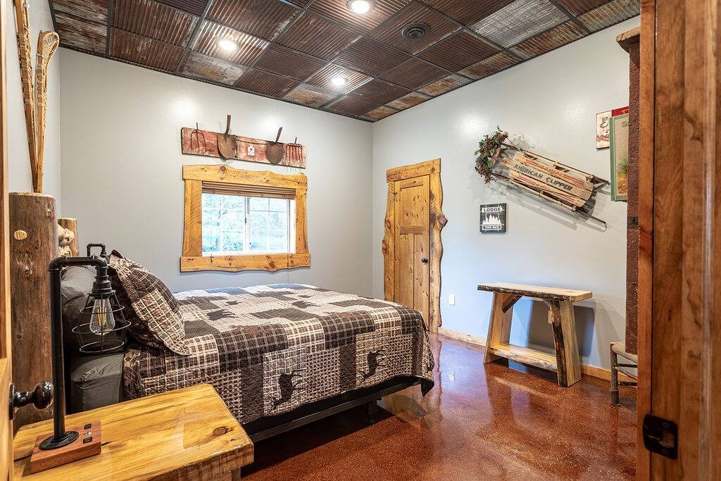 *The Famous Dells Rustic Shed-Brand New Game Room! in Adams County (WI)