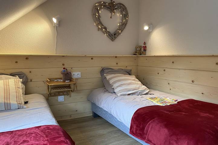 Appartement entier, T3 duplex rénové superbe vue montagne vallée, proche de tout, wifi et parking in Cauterets, Parc national des Pyrénées