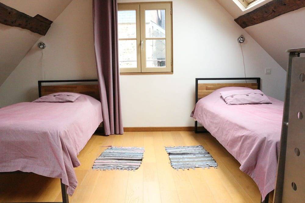 Triplex in character house 2 steps from the Vieux Bassin and salt granaries in Honfleur, Région de Lisieux