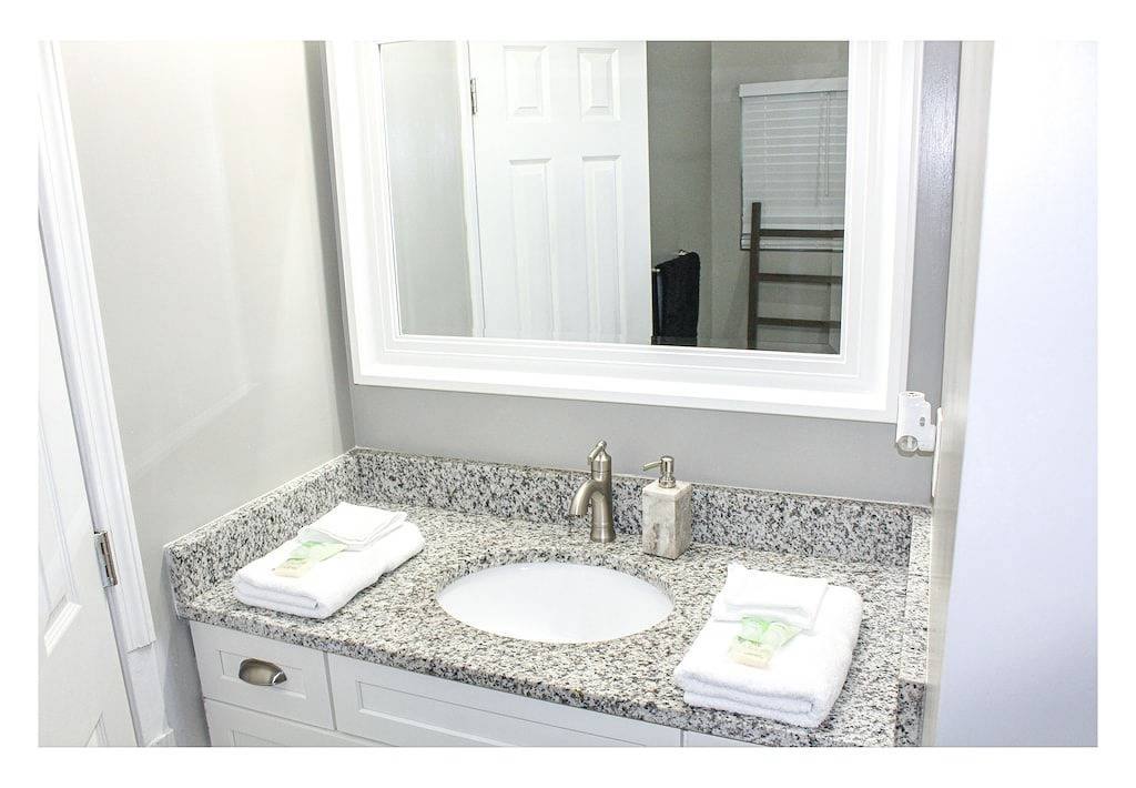 Lovely 3Br 3Ba Home minutes from Airport/Downtown Atlanta in East Point, Fulton County