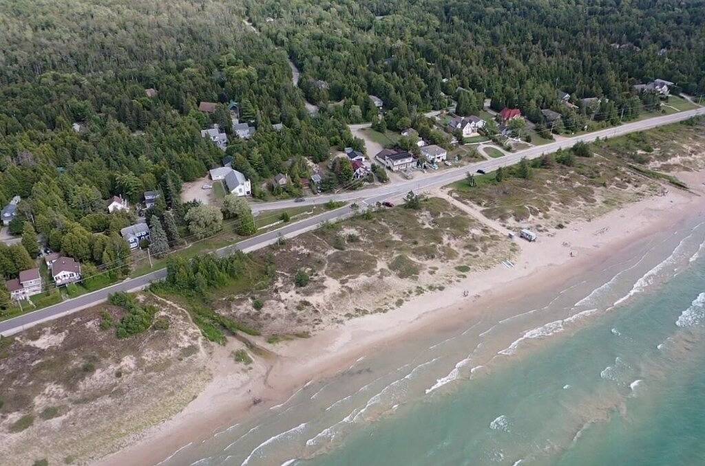 Waterfront family friendly property. in Sauble Beach, Tobermory (Ontario)